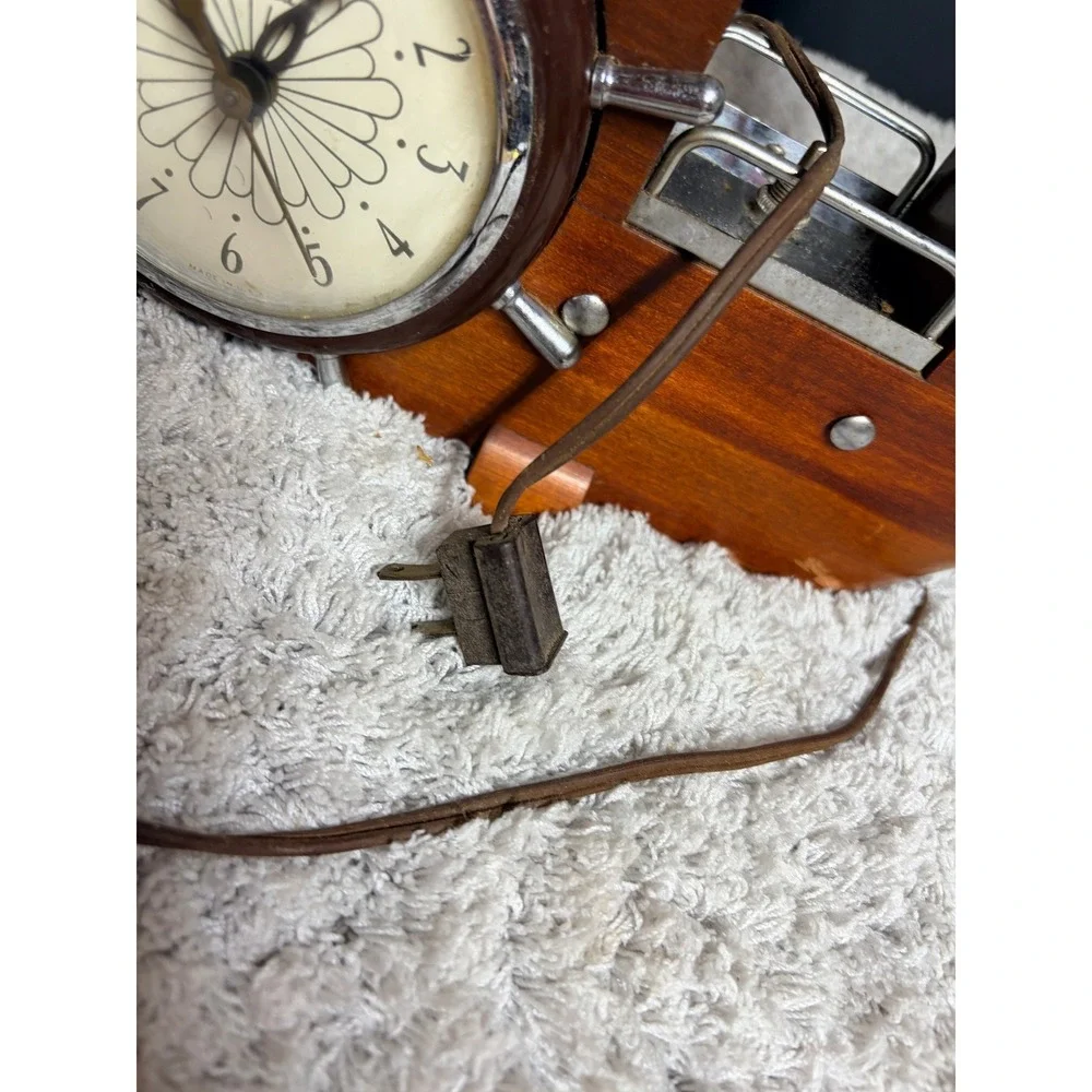 Vtg Metal Goods Model 811 Clipper Ship Clock Lamp Nautical‎ Wood Chrome WORKING
